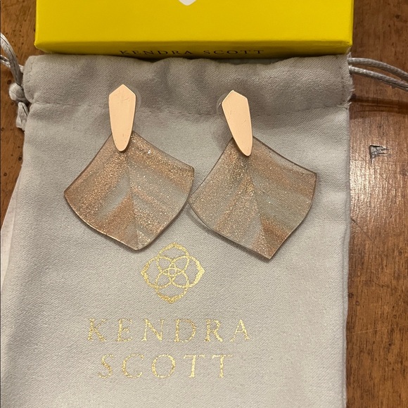Kendra Scott Jewelry - Kendra Scott Aislinn Dusted Gold Glass Pierced Drop Earrings EUC Retired 2018